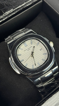 Patek–VZ-06 Nautilus Silver Dial